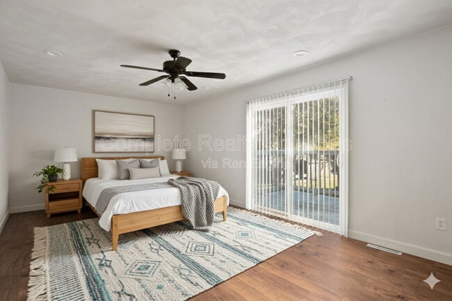 Building Photo - 716 Plankway Dr