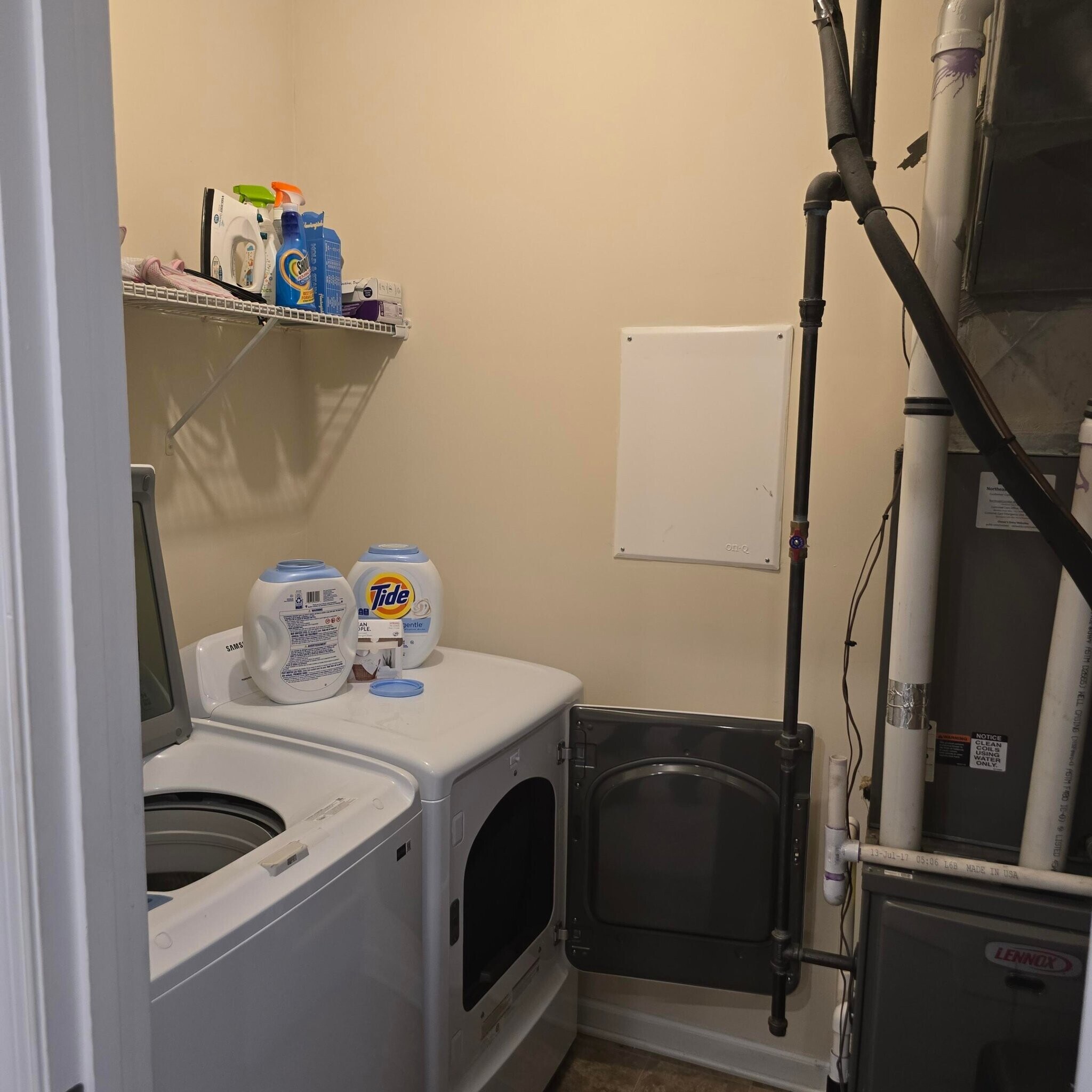 Building Photo - 76 Albert Ct