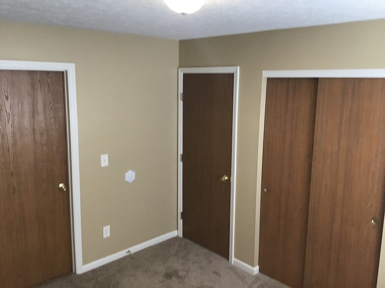 Building Photo - 813 Allenwood Ct