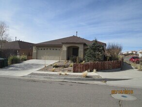 Building Photo - 3BR 2BA IN ENCHANTED HILLS