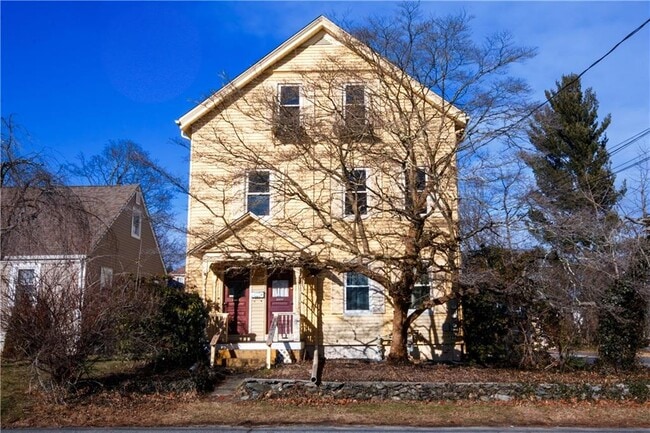 Building Photo - 40 E Barrows St