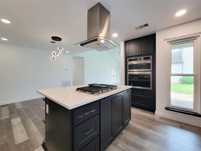 Building Photo - 13838 Walnut Hollow Ln