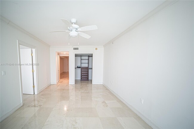 Building Photo - 20201 E Country Club Dr