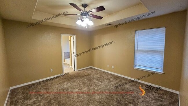 Building Photo - 3/2 Tradewinds Brick Home