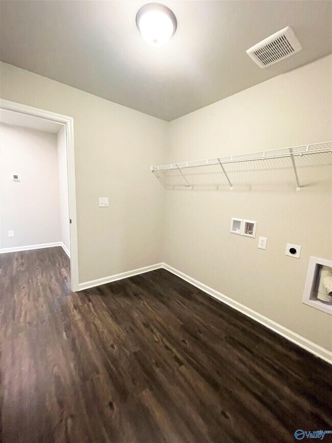 Building Photo - 126 Beaver Brook Pl