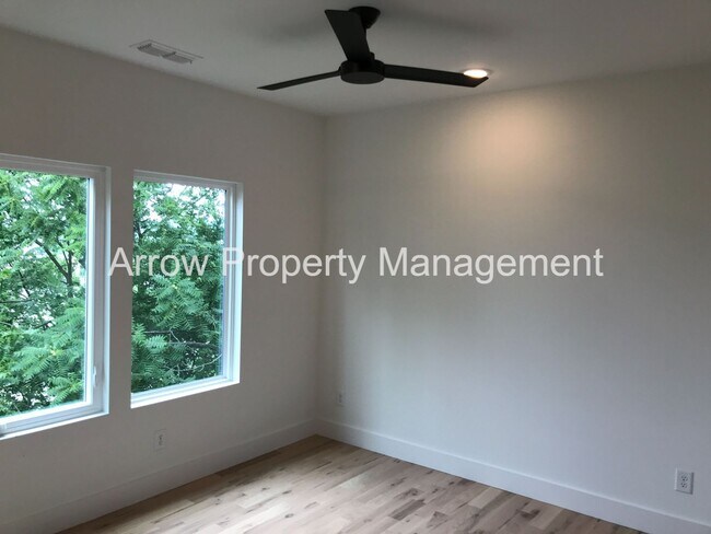 Building Photo - Gorgeous 4br New Construction in South Nas...