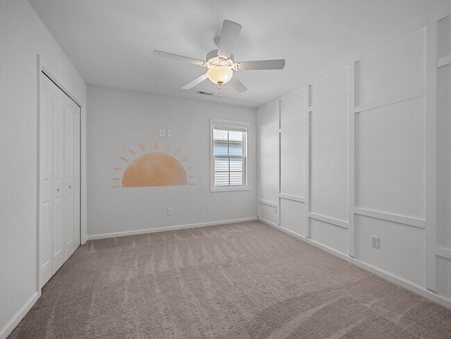 Guest Bedroom - 139A James Ave