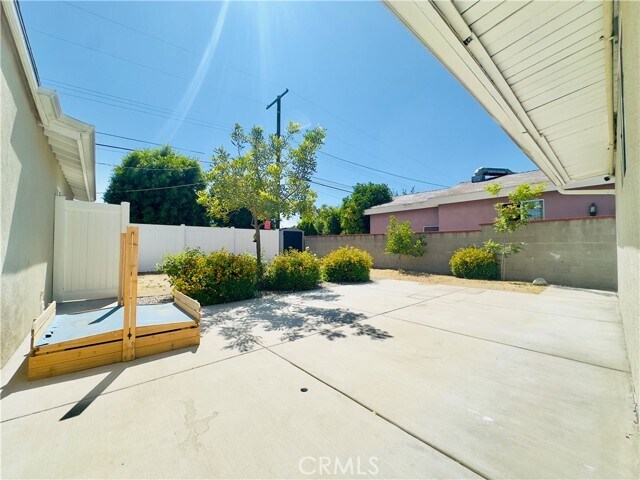 Building Photo - 8657 Ranchito Ave