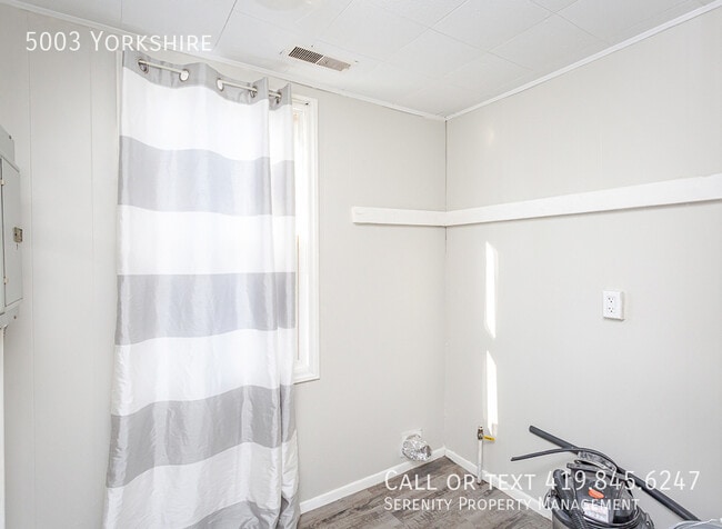 Building Photo - 5003 Yorkshire-
