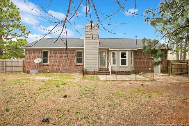Building Photo - 5319 Thackeray Dr