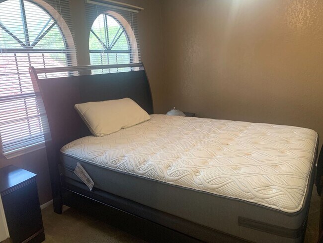 Building Photo - *COMING SOON!* 2 Bedroom Garden Style Villa Home In A Prime Location – Near Shopping & Dining!