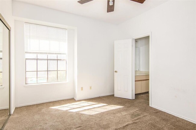 Building Photo - 8888 Benning Dr