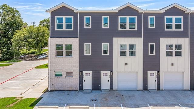 Building Photo - 1541 Sophia Ave