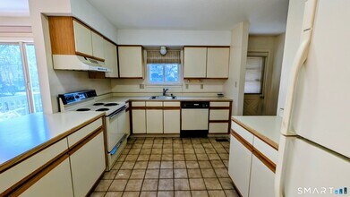 Building Photo - 69 Northwest Dr