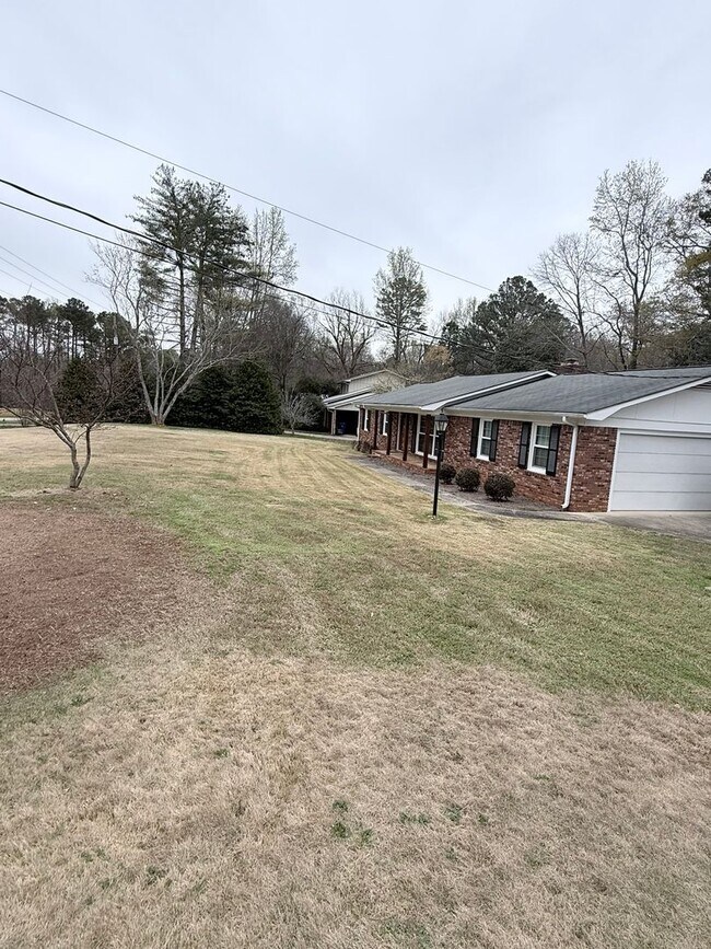 Building Photo - Charming & Convenient Athens Home – Prime Location with Modern Comforts