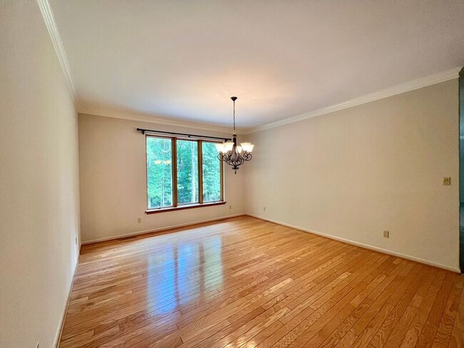 Building Photo - 3005 Hickory Tree Pl