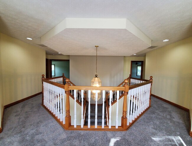 Building Photo - 324 Redwood Blvd