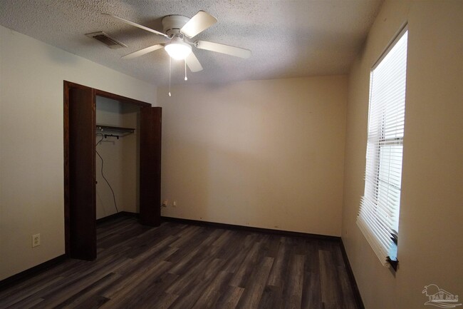 Building Photo - 6498 Colonial Dr