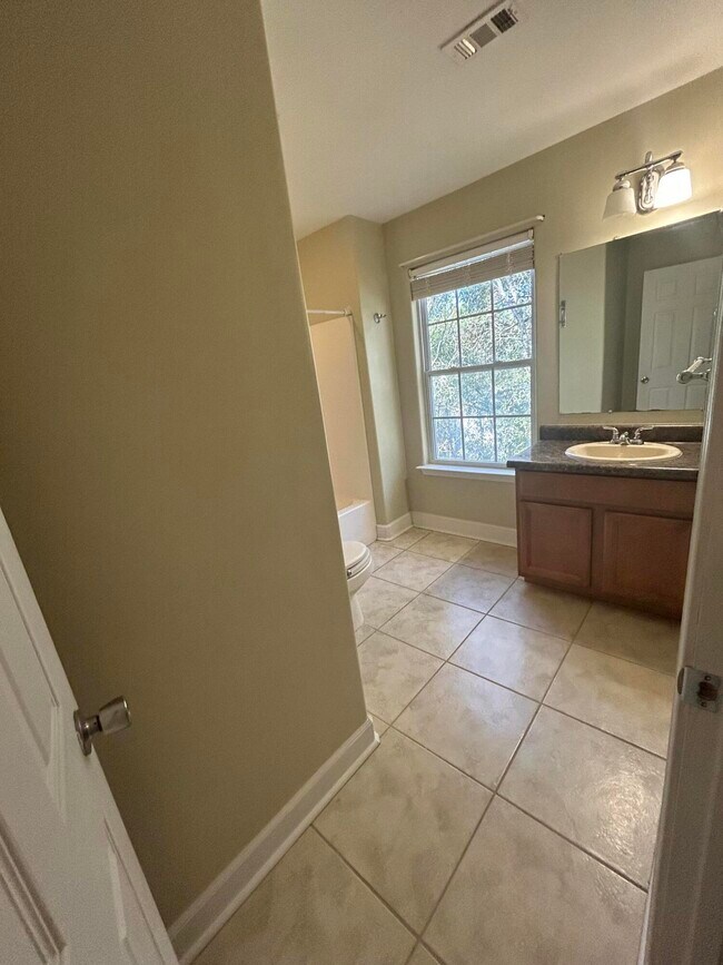 Building Photo - 70 Cypress Ln