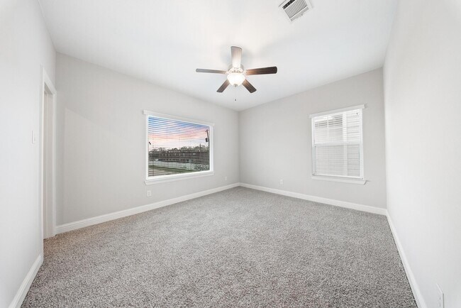 Building Photo - 4004 Weslow St