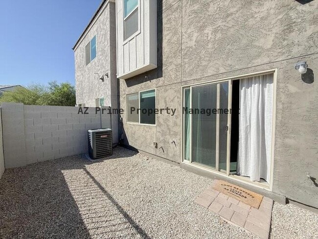 Building Photo - 2269 W Echo Ln