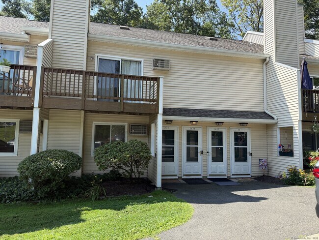 Primary Photo - 8 Rose Ln