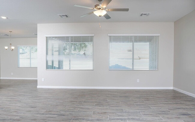Building Photo - 16013 N 65th Ave