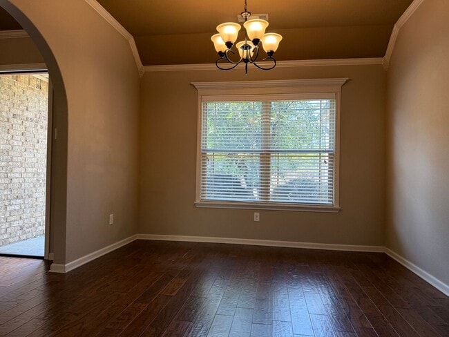 Building Photo - 15229 Skyline Dr