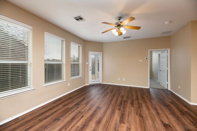 Building Photo - 2510 Sedona St