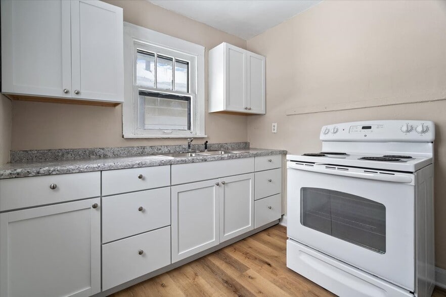 Building Photo - 3709 Boulevard Pl