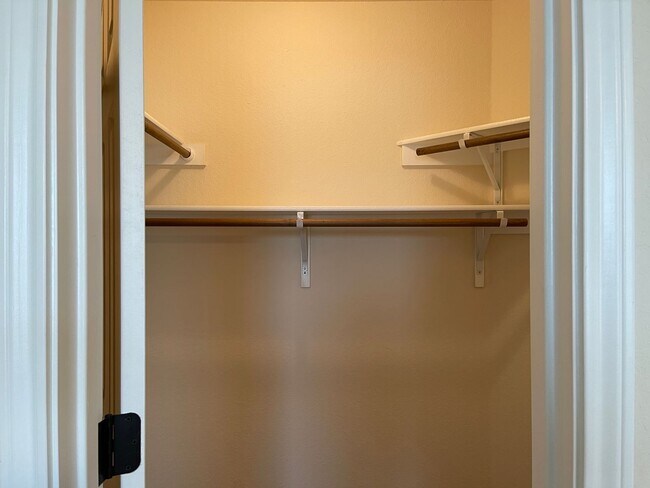 Building Photo - Townhome for rent