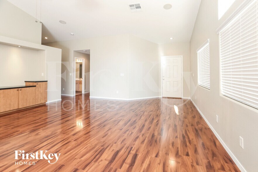 Building Photo - 3021 Blush Noisette Ave