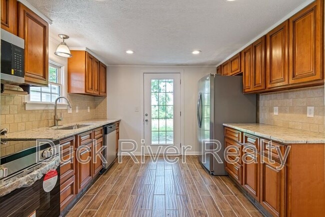Building Photo - 210 Westover Dr