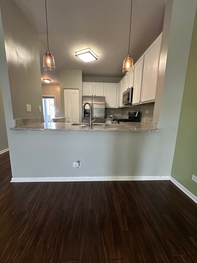 Building Photo - 2409 Golf Ridge Cir