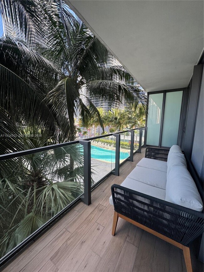 Building Photo - 88 SW 7th St