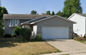 Building Photo - 4834 10 St NW