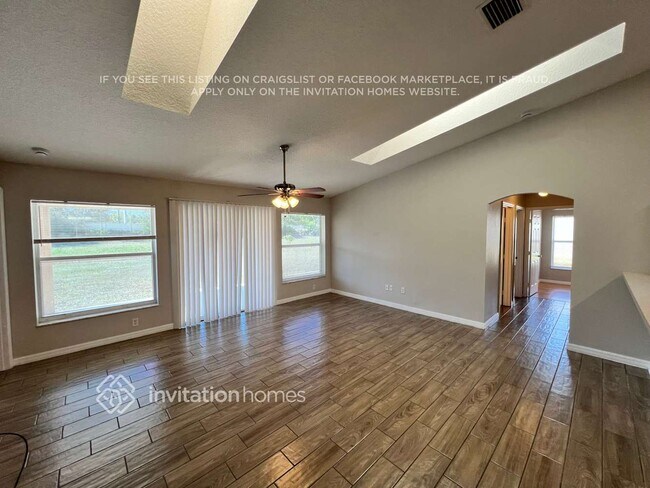 Building Photo - 5341 NW Aloha St