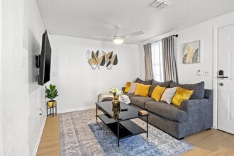 Building Photo - 3721 E Clifton St