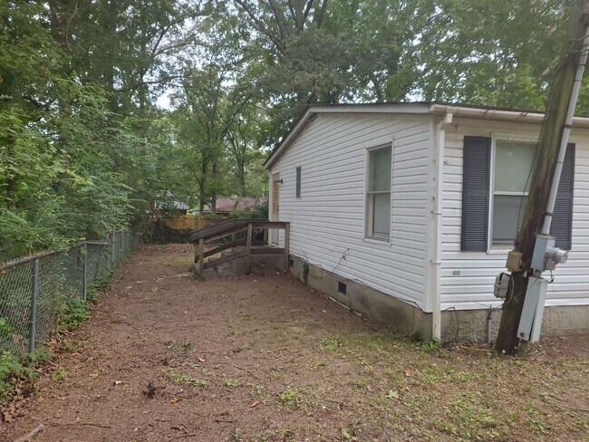 Building Photo - 1029 Grays Dr