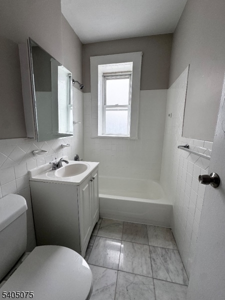 Building Photo - 671 Lincoln Ave