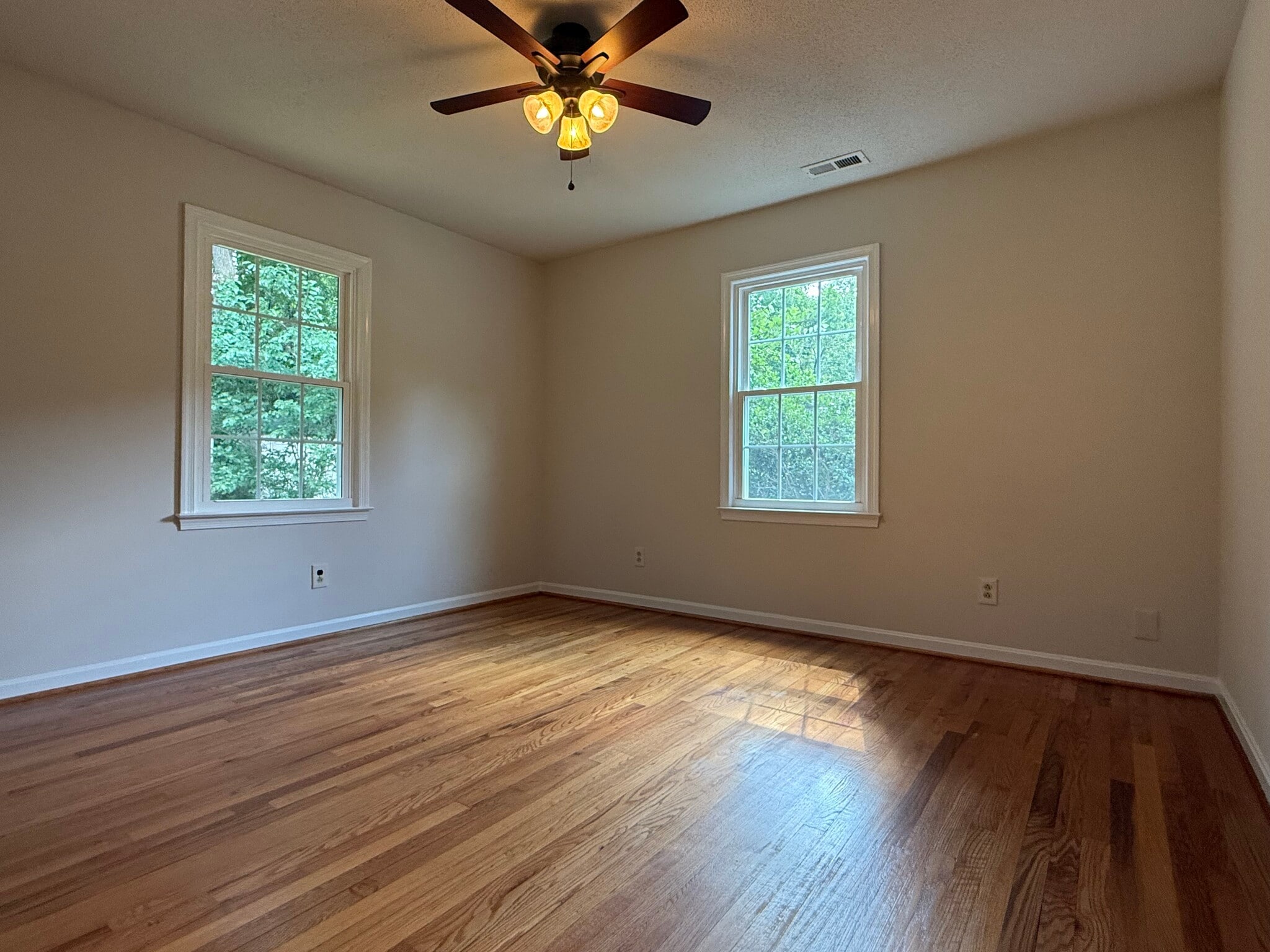 Building Photo - 2209 Sierra Dr