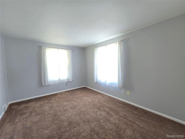 Building Photo - 18041 Fairway