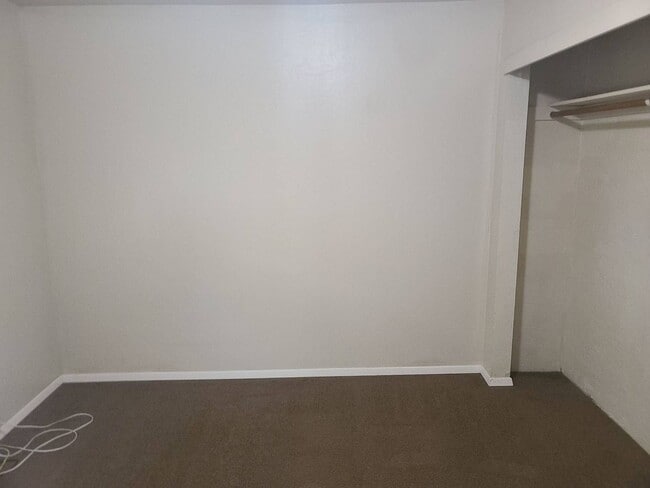 Building Photo - 247 W 2nd Ave