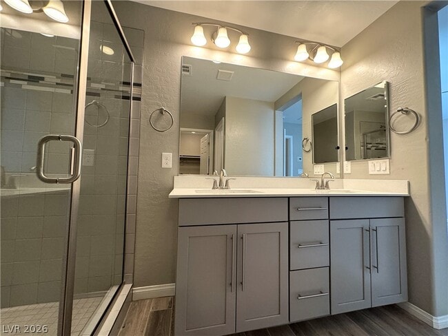 Building Photo - 12545 Skylight View St