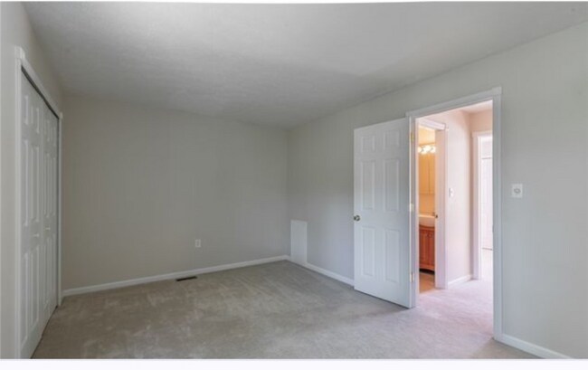 Building Photo - 38465 North Ln