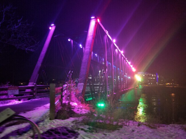 Lit Bridge - 1009 2nd Ave