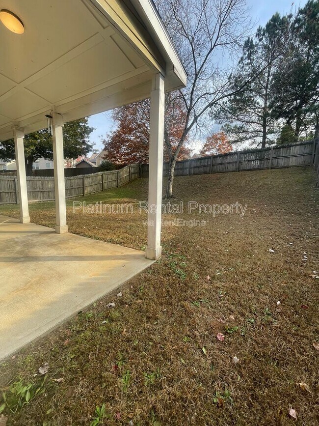 Building Photo - 5545 Weddington Dr