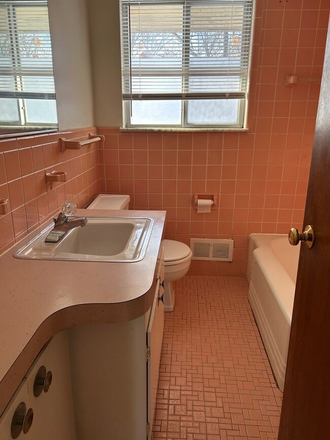 Building Photo - Lovely family home