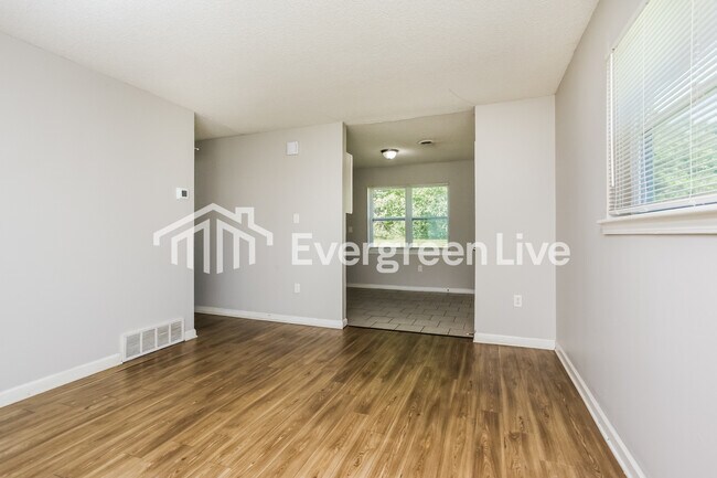 Building Photo - 4983 Appleville St