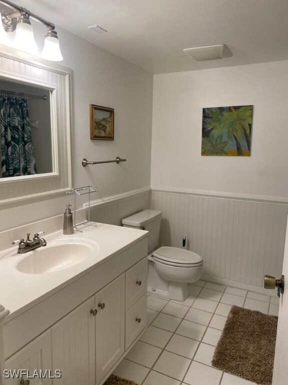 Building Photo - 4912 Tamiami Trl E